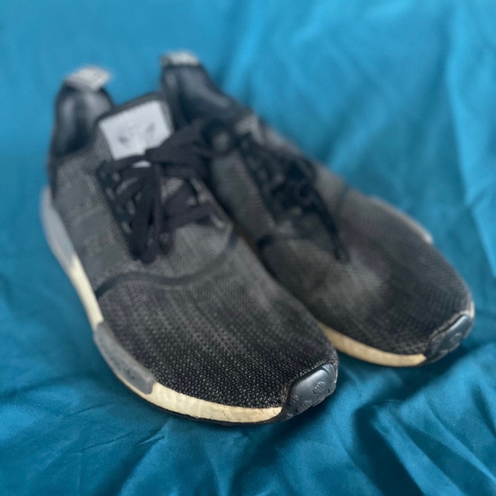 Adidas mens NMD R1